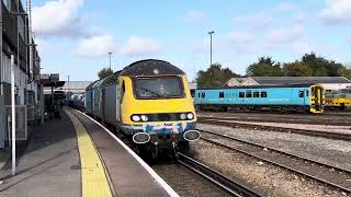 Rail Adventure’s 43423 amp 43467 pass Eastleigh with barrier Wagons and coaches [upl. by Barbarese]