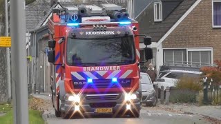 Brandweer met versneller en Politie met spoed naar een schoorsteenbrand in Ridderkerk [upl. by Aisha]