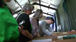 Druk op de rommelmarkt Muziekver Eendracht  RTV Slingeland [upl. by Radnaxela894]