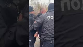 The police beat and kidnap a civilian in Ukraine to send him to the torture chamber of the TCK [upl. by Oiratno78]