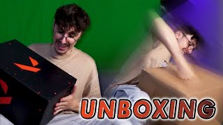 RIOT GAMES MONT ENVOYÉ PLEEEEIN DE CADEAUX  unboxing [upl. by Siuqcram]