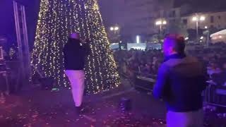 La festa di Capodanno in piazza a Termoli [upl. by Ellerrehs415]