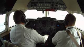 Hawker 800XP  Aspen Colorado Landing  Pilots View [upl. by Adrial]