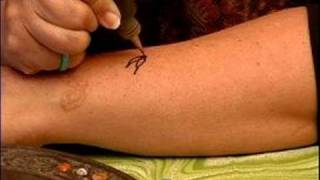 Tips for Embellishing Henna Tattoo Designs  How to Use Glitter Glue to Make Henna Art [upl. by Nacul]