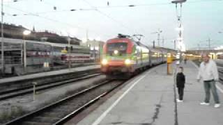 Schnellzug Express train quotDaciaquot D347 WienBucuresti at Wien Westbhf [upl. by Tuesday]