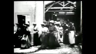 La Salida De Los Obreros De La Fábrica Lumière en Lyon 1895  Hermanos Lumière [upl. by Mashe113]