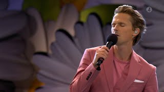 I pausen David Lindgren sjunger sin opera från ”Stjärnornas stjärna”  Lotta på Liseberg TV4 [upl. by Aihcela104]