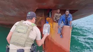 Dois nigerianos que viajaram no leme de navio são acolhidos no Brasil [upl. by Sigismond]