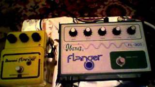 vintage Ibanez Flanger FL305 vs vintage Ibanez Flanger FL303 [upl. by Neitsirk862]