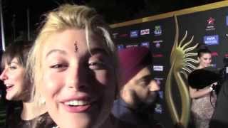 IIFA 2014 Alaia amp Hailey Baldwin  with bindis  Nat Bollywood [upl. by Amal]