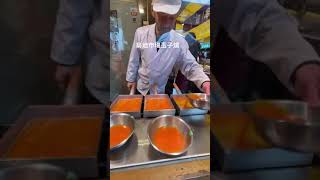 Famous tamagoyaki making at Tsukiji Market in Tokyo築地市場玉子燒 [upl. by Caesar416]