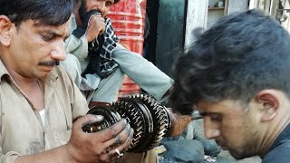 How To Repair Construction Truck Manuel Transmission Restoration of a manual truck gearbox [upl. by Phylis466]