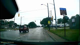 Blatant Red Light Runner 11 mile rd madison heights MI [upl. by Nereus]