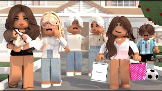 The Peach Family FINALE 10 YEARS IN THE FUTURETHE END VOICE Roblox Bloxburg Roleplay [upl. by Fabiano]