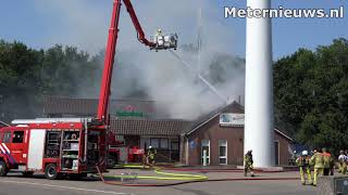 Bekende wegrestaurant aan de A28 Lichtmis in de brand [upl. by Wehttam126]