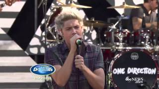 One Direction  Drag me down Live Performance [upl. by Burdelle]