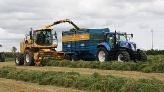 Silage 2011 Roger Perry at the Grass New Holland Agriculture [upl. by Latia]