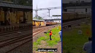 WAP4 Flagging Signal High  Speed Train Skip Ahmednagar Jn shorts ytshorts viralshort [upl. by Junette]