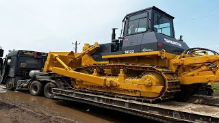 KOBELCO SK140LC 11 14Tons Excavator Loading Truck mctCat [upl. by Aniaz974]