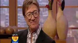 Hank Marvin  Light My Fire GMTV 03June2007 [upl. by Anirehc]