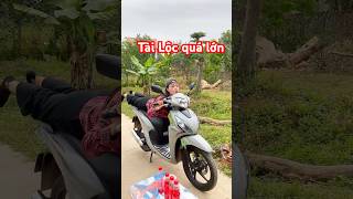 Tài Lộc quá lớn tailoc tailocqualonfunny funnyvideo haihuoc [upl. by Casar221]