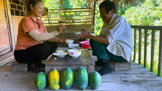 Mai went to visit and enjoy lunch with the poor and lonely old man  Mais daily life [upl. by Latsirk116]