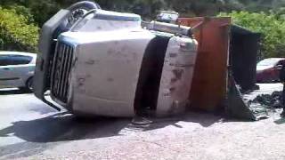 Accidente en la autopista Caracas Guarenas [upl. by Dlanigger]