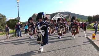 Braemar Gathering 2017  Blairgowrie Rattray amp Dist Pipe Band march through Braemar in Scotland [upl. by Koh90]