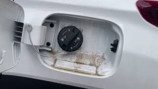 Come aprire il tappo del carburante Hyundai Kona [upl. by Eugenle166]