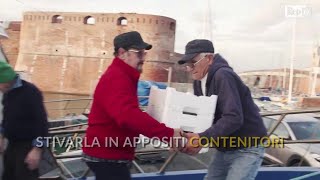 Contro la plastica in mare scendono in campo i pescatori [upl. by Emmeram377]