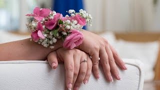 Step by step tutorial A Corsage with Gypsophila XLence™ [upl. by Aluk]