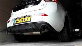 Volvo V40 T5 20L cold start Polestar Exhaust [upl. by Tarah188]