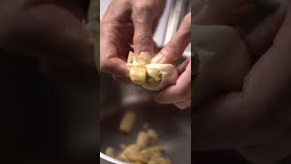 Pasta di vongole o vongole di pasta pasta recipe easyrecipe food elearning academiatv cook [upl. by Zevahc]