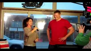 Shania Twain suprises karaoke singer [upl. by Fredric]