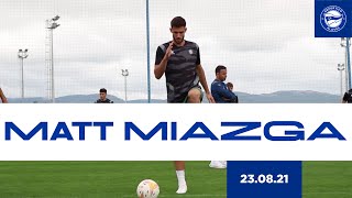 Seguimiento de Matt Miazga durante su primer entrenamiento con el Deportivo Alavés [upl. by Ynohtnaeoj]