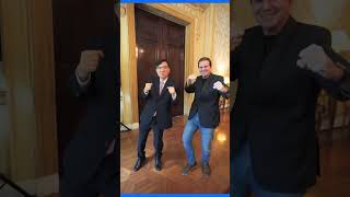 Eduardo Paes canta Raça Negra com embaixador da Coreia do Sul quotFiguraçaquot shorts [upl. by Enilesoj]