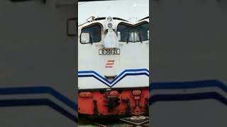 KERETA API Edisi Lokomotif Tua keretaapi shorts lokomotif [upl. by Leonerd543]