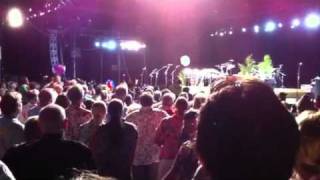 Jimmy Buffett falls off stage in Sydney Australia [upl. by Prouty19]