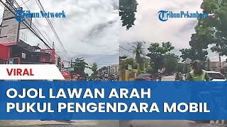 SOK JAGO Driver Ojol Malah Ngamuk Pukul Pengendara Mobil Gegara Ditegur Lawan Arah [upl. by Coffin]