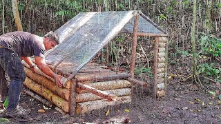 solo Camping hujan derasmembangun pondok di dalam hutan belantara [upl. by Dimitri]