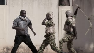 Lassina Sawadogo Lhomme qui affronta larmée à mains nues [upl. by Marcy]