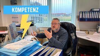 Herr Kompetenz  Im Büro [upl. by Lazos]