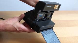 How To Insert A Film  Tutorial How To Use A Polaroid 600 Camera [upl. by Jeroma811]