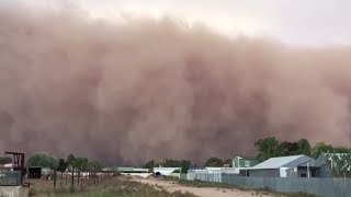 Massive dust storm rolls through Australian town [upl. by Malone]