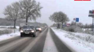 VIDEO Montmorillon 5 cm de neige sont tombés [upl. by Ellinnet]