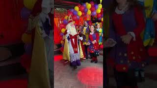 Wat kan Sinterklaas goed dansen sinterklaas pietenkidz kidssong dans muziek sint shorts [upl. by Siseneg]