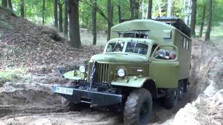 ZIL 157 Bergung durch Ural 375D Militärfahrzeugtreffen Wünsdorf ЗИЛ157 UAZ469 GAZ69 IFA G5 P3 [upl. by Anelhtak]