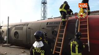 Treno deragliato a Lodi le operazioni di soccorso [upl. by Isidora]