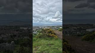 Vista de Edimburgo do alto da montanha Escócia UK [upl. by Aenehs952]