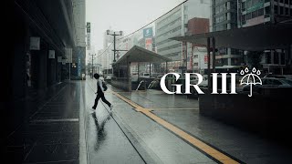 RICOH GR III  Rainy Street Photography [upl. by Assi]